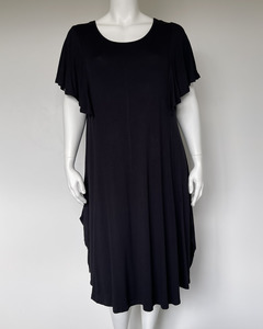 Betty Basics: NEW Betty Basics Tahiti frill dress