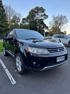 Sold Vehicles: 2007 Mitsubishi Outlander - 7 Seater!
