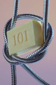 Bon Parfumeur: Bon Parfumeur Solid Soap - 101 - Rose / Sweet Pea / White Cedar