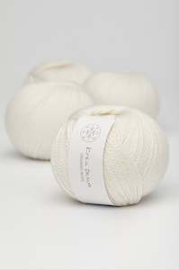 4ply Fingering Weight: organic wool 1 01
