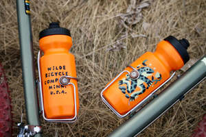 Bottles Cages Adapters: Wilde Forever Frog Bottle 22oz