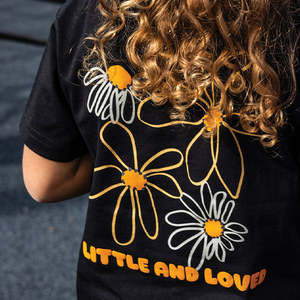 Frontpage: B.E LITTLE & LOVED TEE