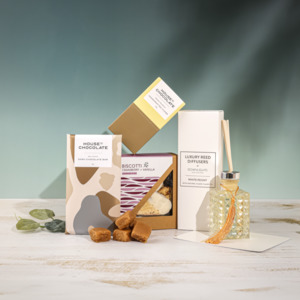 Fragrance & Treats Gift Box