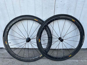 Wheelsets: Mavic Cosmic Carbon Wheelset - 11 Spd