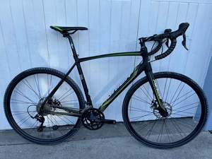 Gravel Bikes: Merida Ride 200 Gravel DISC - Medium/Large