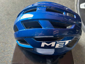 Accessories: MET MIPS Helmet - Small (NEW)