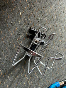 Accessories: Dual TT cage holder and alloy bottle cages X2