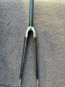Bike Parts: Giant Carbon Road Fork - 700c
