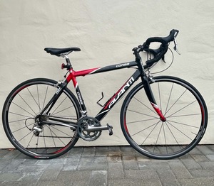 Road Bikes 1: Avanti Corsa (105/Ultegra) - Medium (PICK UP HAWKES BAY)