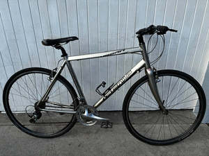 Road Bikes 1: Genius Urban Commuter/Gravel - Large