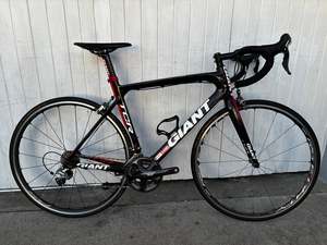 Road Bikes 1: Giant TCR Advanced (Ultegra) - M