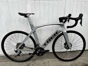Road Bikes 1: Trek Madone SLR 6 DISC (11 Spd Ultegra) - XL