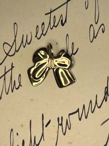 Bow charm 9ct