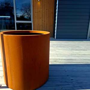 Round Planter