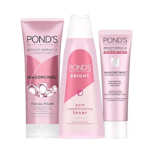 Skin Care Gifts Sets: POND’S Ultimate Clarity Brightening Trio Bundle