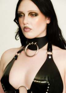 Exomorph By Gemma Proebst: Curved leather o-ring choker (Secondhand)