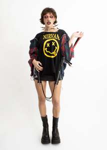 Industrial chain leash with cherry red patent detailing