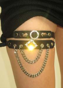 Something Shit: Jewel + Chain Garter