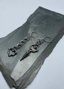 Sweetheart chainmail earring