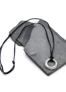 Jewellery: Textured loop necklace