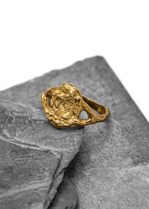 Jewellery: Brass signet ring