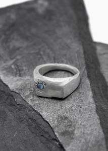 Jewellery: Chatoyant ring