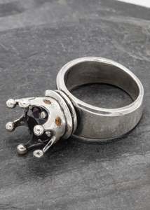 Red Queen ring