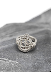 Ornate signet ring
