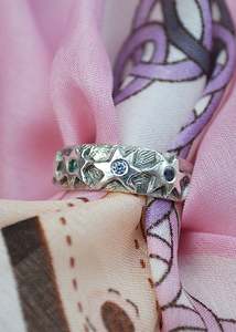 Jewellery: Sparking Ring