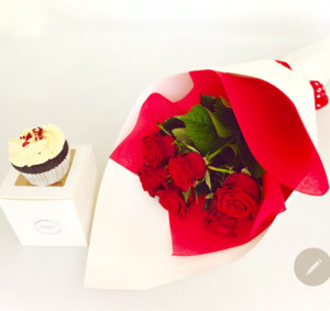 1/2 Dozen Red Roses with Cupcake