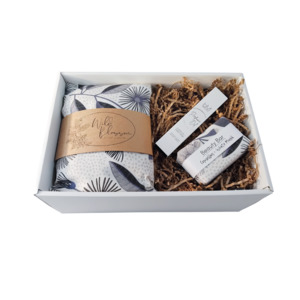 Wild Blossom Heat Packs: Wild Blossom Gift Pack: Camellia White Musk Beauty Bar + Perfume Oil (Limited Stock)