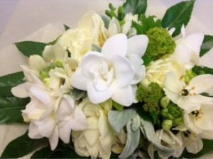 Bouquets: White posy
