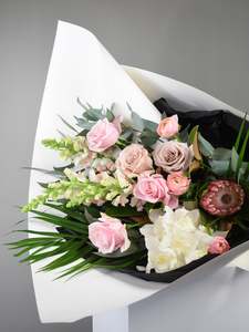Arrangements: Fresh Flowers | Cotton candy