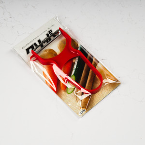Kitchen Tools: Clipper (Vegetable Peeler)