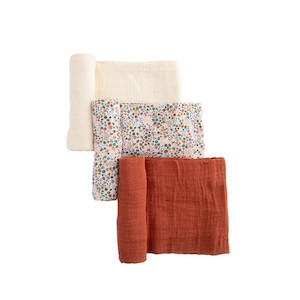 Products: Set of 3 cotton muslin swaddles Blissful Bubs