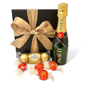 Congratulations: Little Moet Moments Gift Box