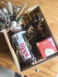 Products: Sweet Gift Box + Blooms Small - Bloom Bouquets