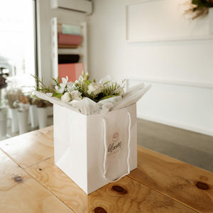 Bloom Box White and Green - Bloom Bouquets