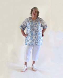 TOPS: WOVEN T-SHIRT - Blue Paisley