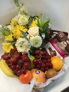 Products: Fruit and Flowers Hamper
