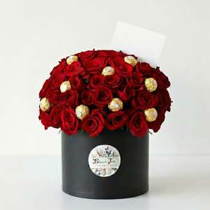 Frontpage: Sweet Devotion - 50 Red Roses