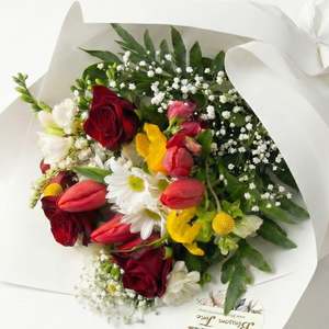 Anniversary Flowers: Luscious Bouquet