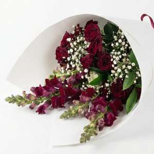 Romance Flowers: Ruby Elegance