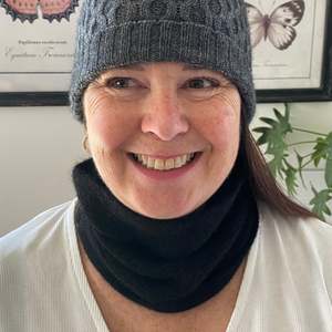 Possum Merino Gloves: Black Possum Merino Neckwarmer