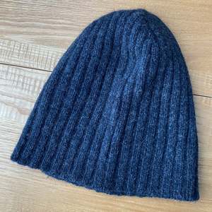 Possum Merino Gloves: Charcoal Ribbed Possum Merino Beanie
