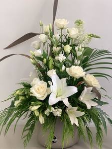 Arrangements: Sympathy Bereavement Flowers