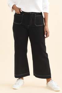 Basic Pants: Lenon Black Denim Cropped Jeans
