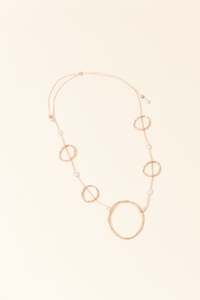 Enhance Accessories: Jacen Gold Circle Necklace