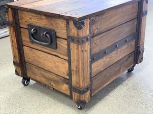 Products: Log Box with Lid