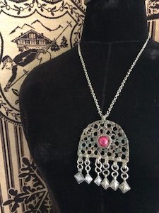 Vintage Pendant and Chain - Blue Moon Rummage